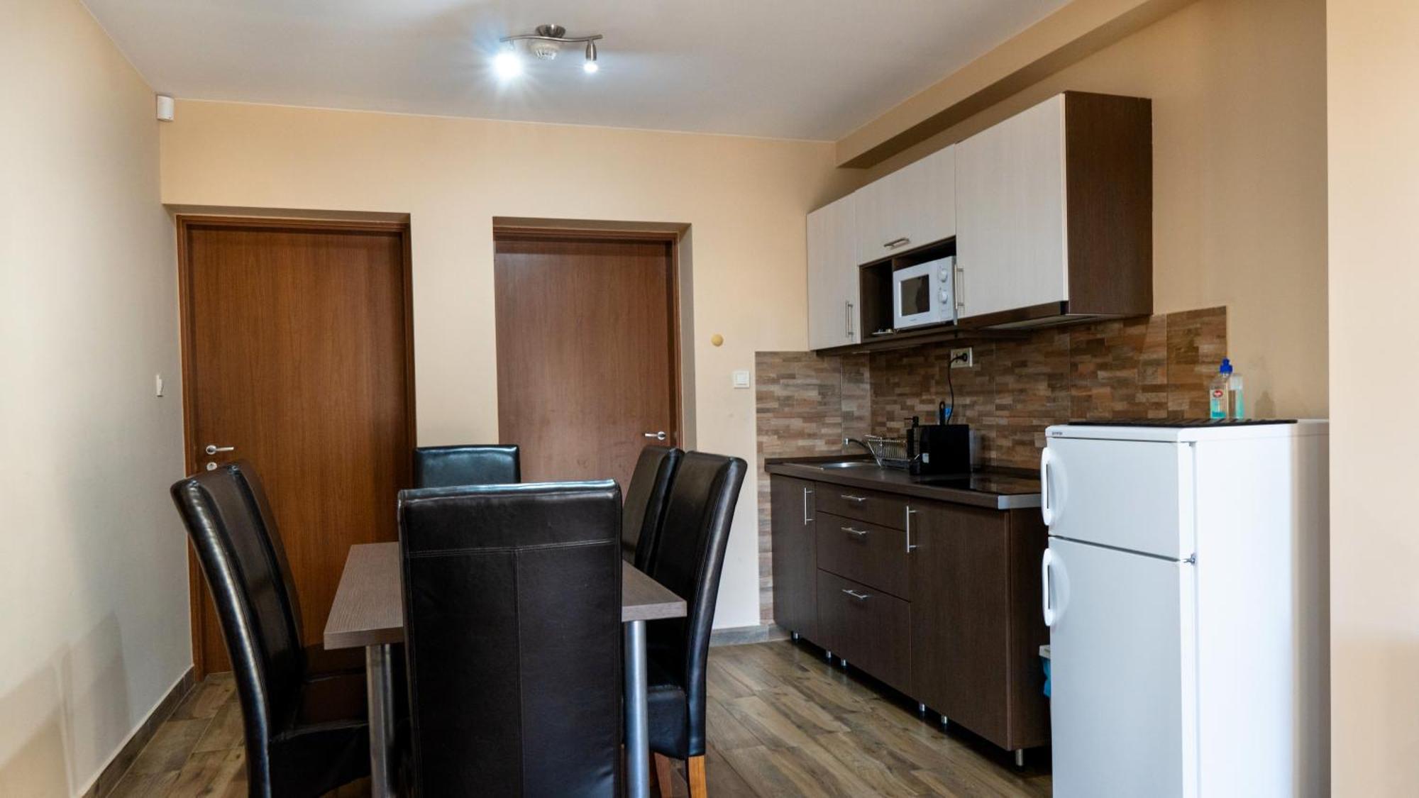 Family Apartman Epleny Exterior photo